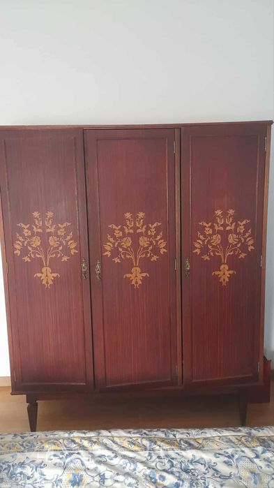 Mobiliário de Quarto Vintage - Peça Única e Decorativa