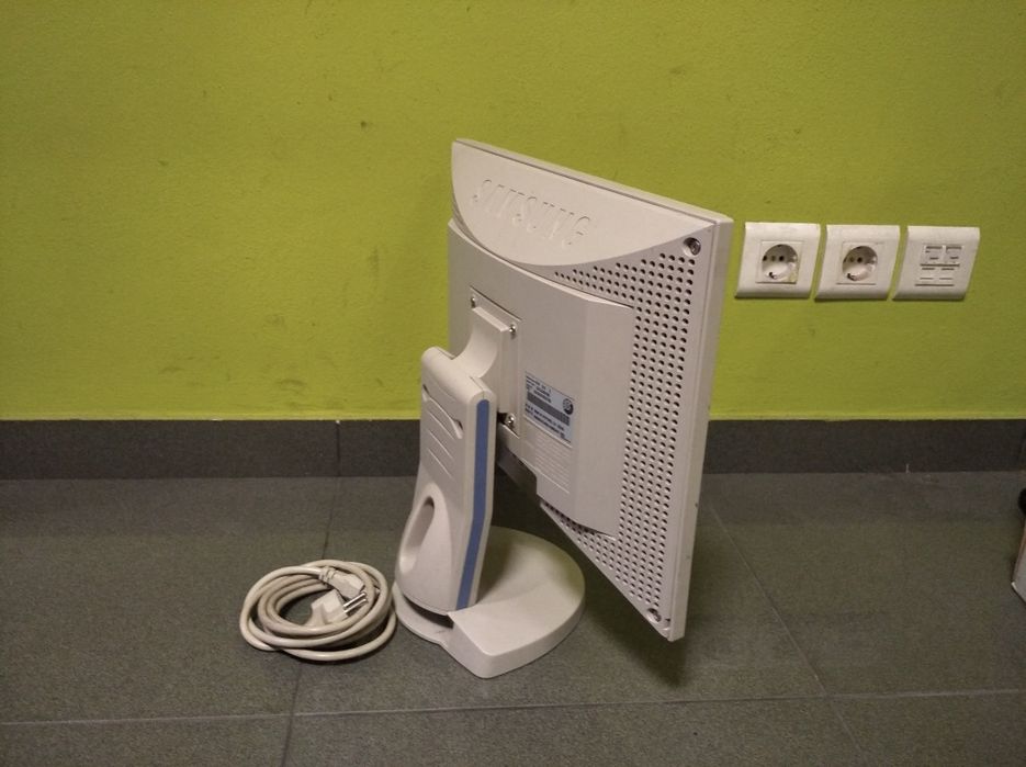 Monitores LG e Samsung