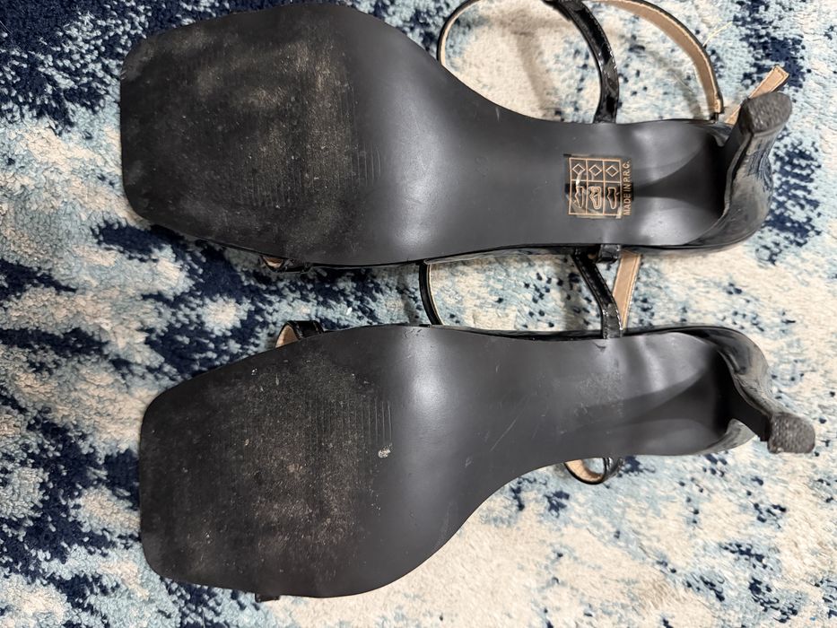 Sandália Feminina Seaside – Elegância Minimalista com Toque Moderno