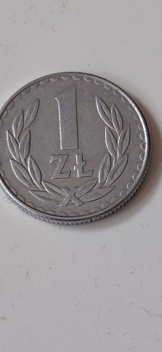 Sprzedam monetę 1zł z 1987roku .
