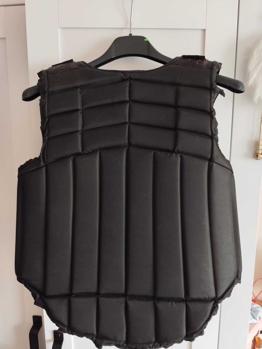 Sprzedam stajnia HH , kamizelka ,sztyblety