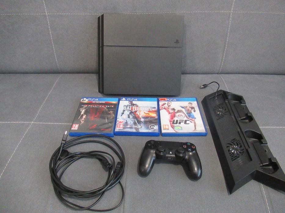 Konsola PlayStation 4