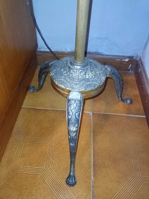 Candeeiro De Pé Alto Antigo