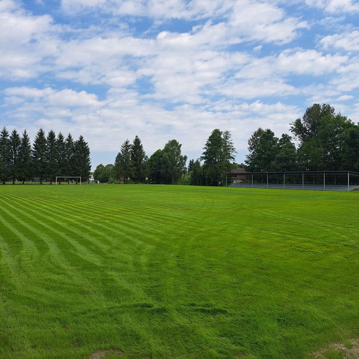 Nawadnianie ogrodu i boisk