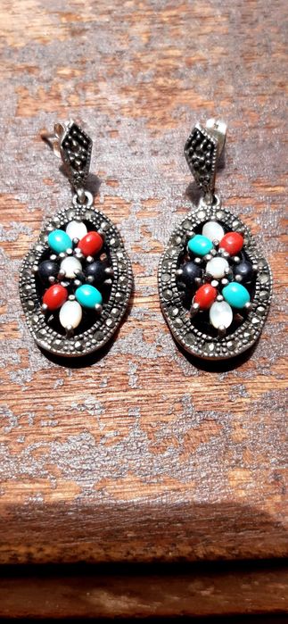 Brincos em prata com pedraria