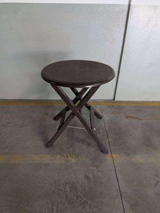 Mesa Dobrável Redonda – Prática e Compacta