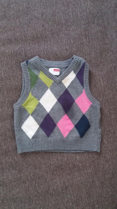 Безрукавка,камезелька, жилетка в хорошому стані р.62