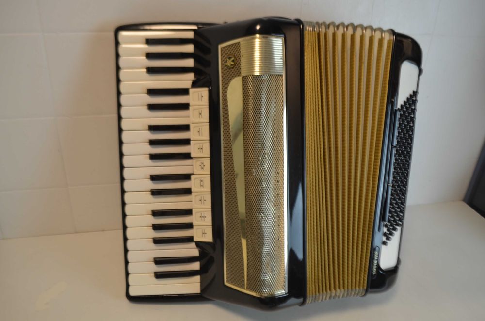 Acordeao Hohner Lucia III 3 Voz 96 Baixos, N. 85