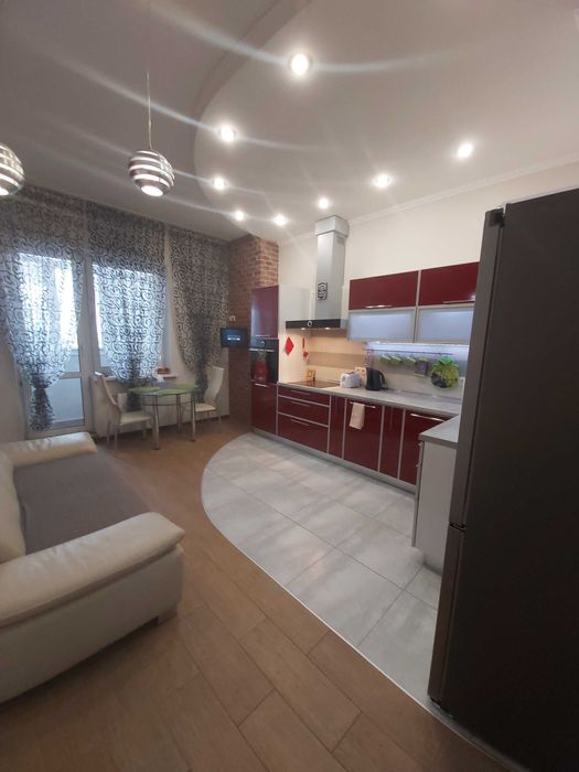 Подобово. Троещина. Дизайнерская VIP квартира ул. Лаврухина. ТРЦ " Рай