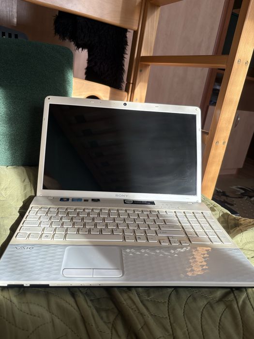 Ноутбук SONY VAIO pcg-71811v