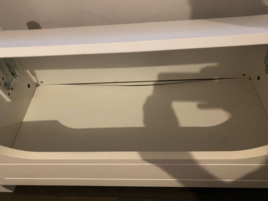 Banco com abertura para funcionar como baú