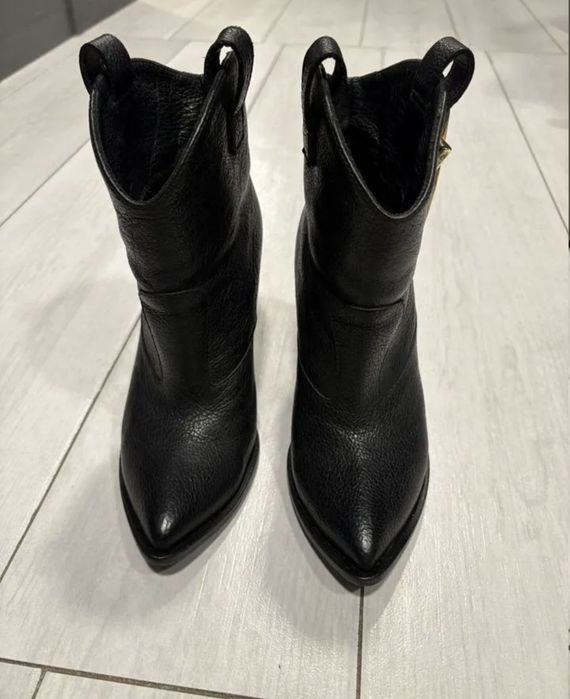 Чоботи Козаки Черевики Ботинки 38р