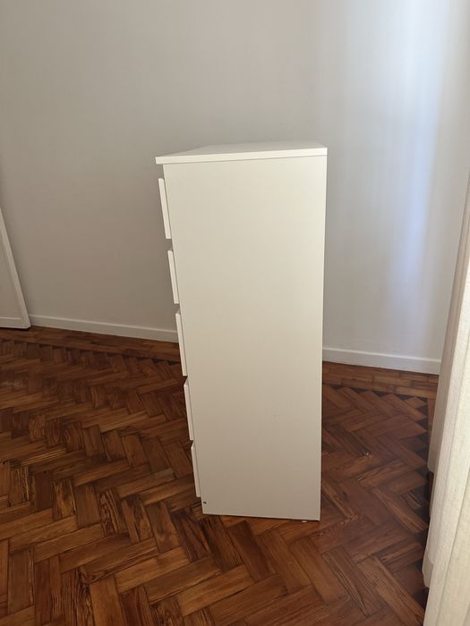 Comoda branca do IKEA