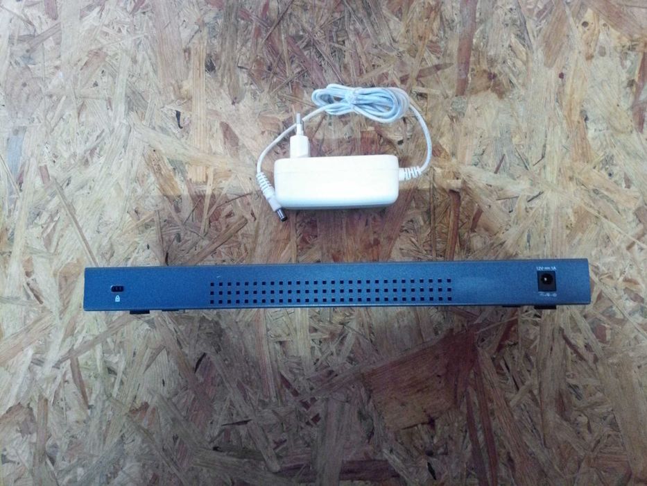 TP-LINK TL-SG116 Gigabit Switch