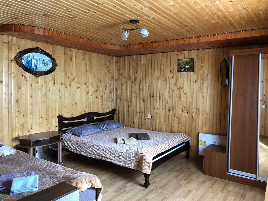 Котедж для відпочинку  у с. Плав'я  біля ГК Плай,