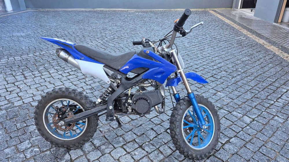 MINI MOTO 50CC 2 TEMPOS A FUNCIONAR A 100%-PURA DIVERSÃO PARA CRIANÇAS