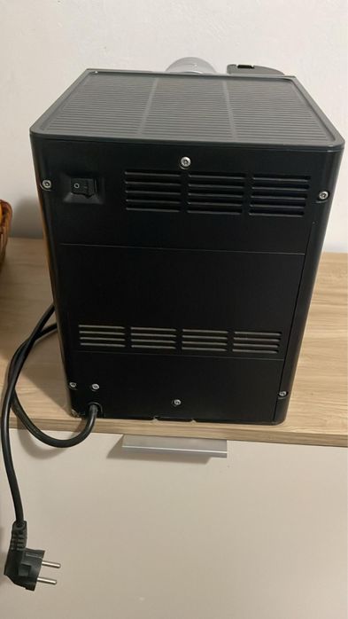 Máquina de Café Nespresso by DeLonghi Lattissima One