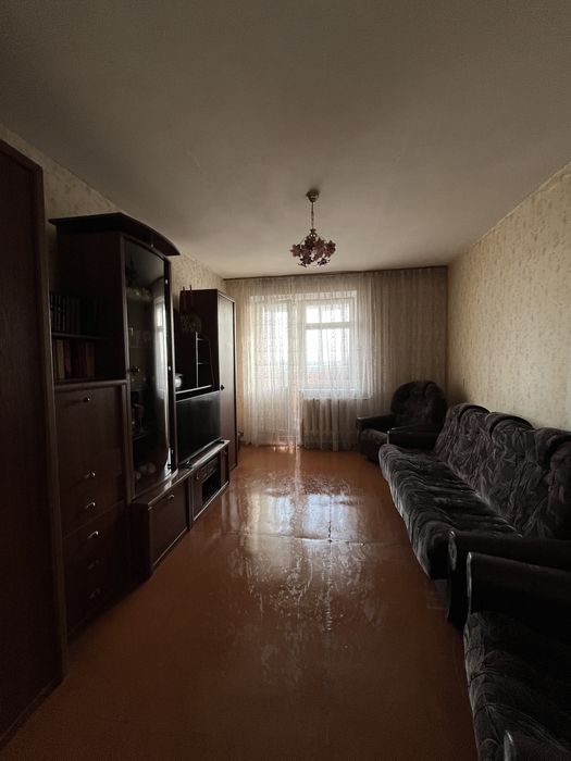 Продам   2-кімнатну квартиру в цегляному будинку, (район готелю «Градецький»)