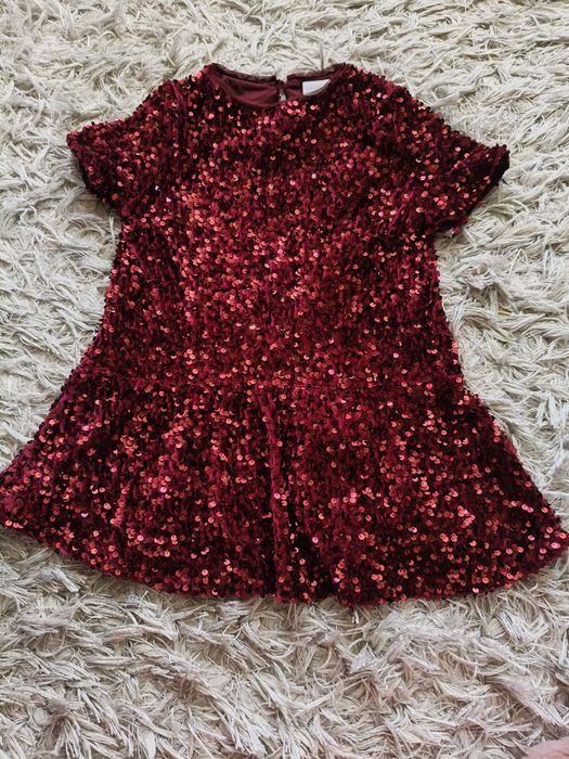 Святкова сукня з паєтками, 122