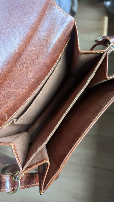 Torebka brązowa na długim pasku