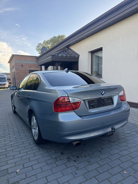 BMW 3 E90 320i Automat!