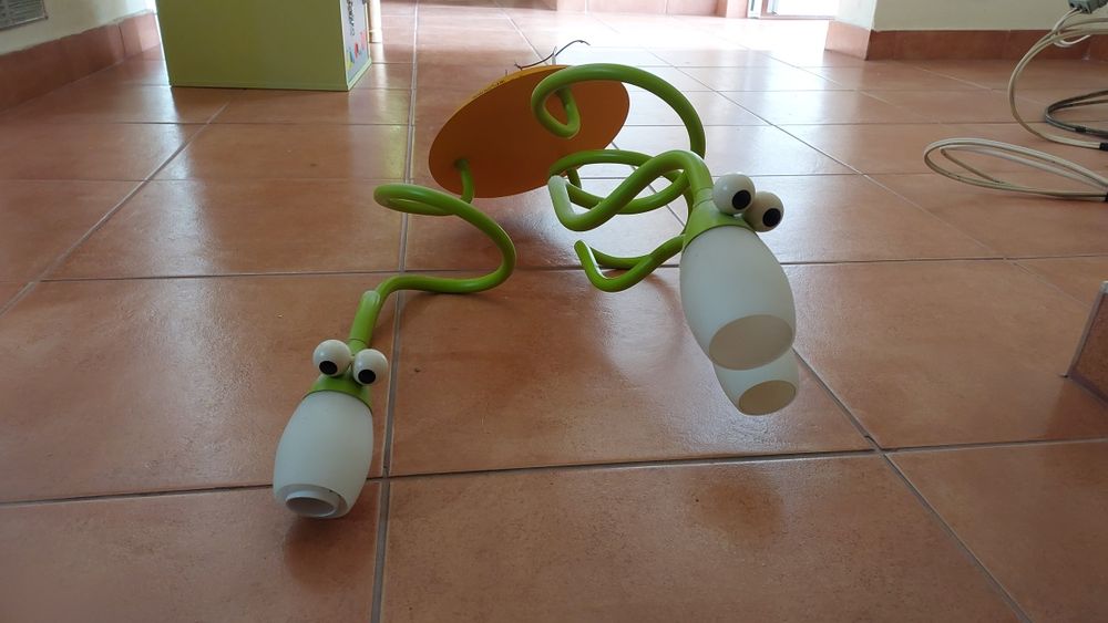 Candeeiro teto quarto criança