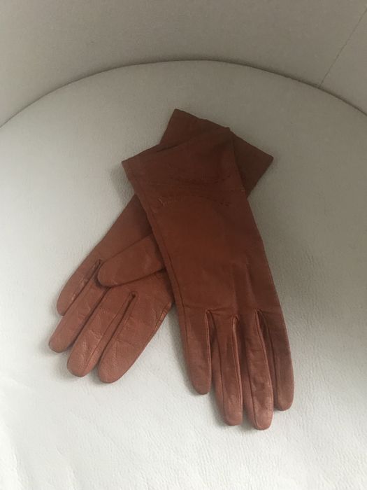 Rękawiczki damskie ze skóry r. 7. Butik.