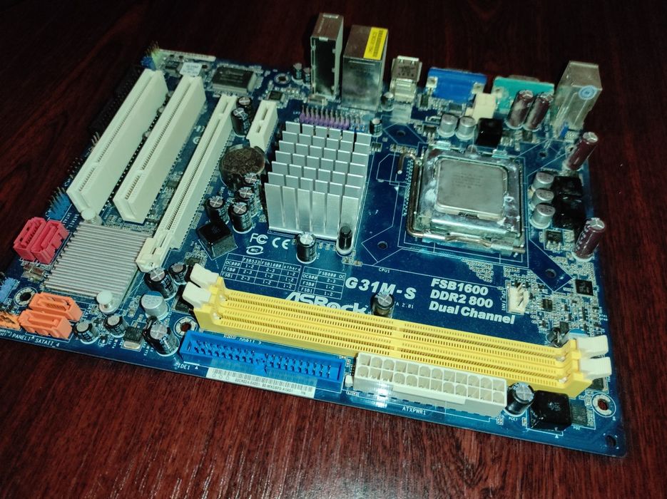 Материнська плата ASRock g31m-s intel celeron 2.4hz