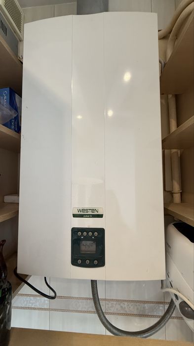 Продам 3к квартиру з автономним газовим опаленням, Центр, Гідропарк, Театральна площа
