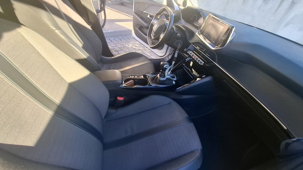 Peugeot 208 — fotografia 6
