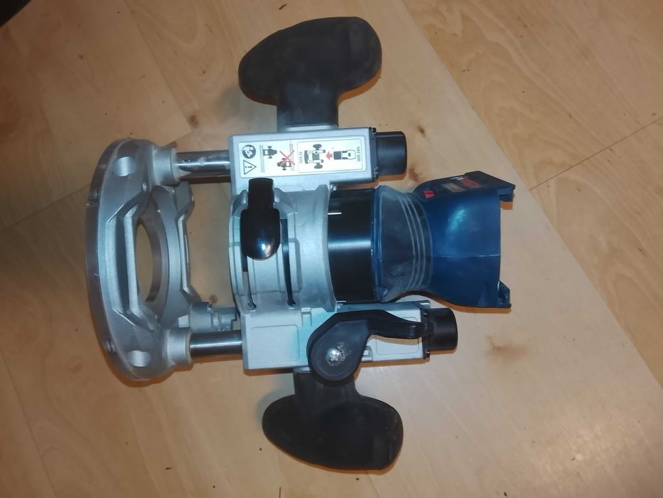 Frezarka górnowrzecionowa Bosch GKF 600