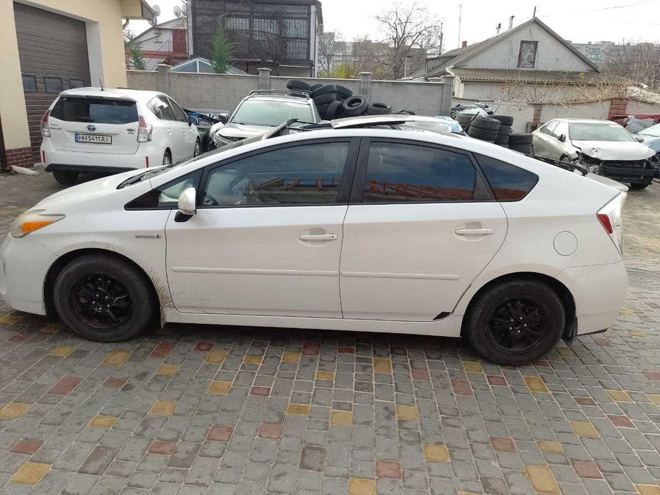 Сдам в аренду TOYOTA Prius 30 ПАНОРАМА 2015 год супер цена 600гр день