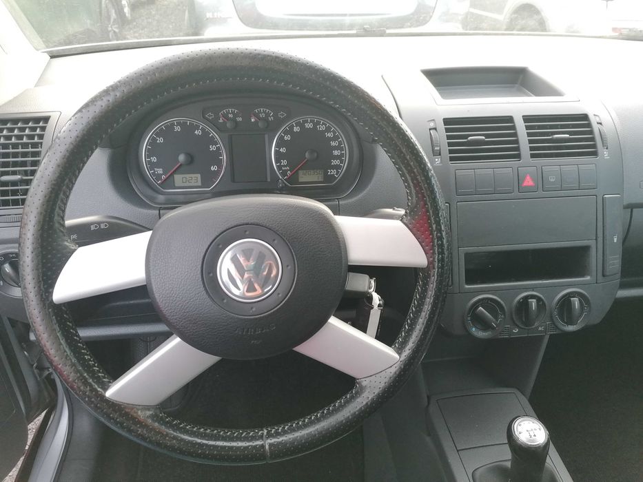 Volkswagen Polo Cross  I rej. 2005 /  120 tys km / 2 komplety kół