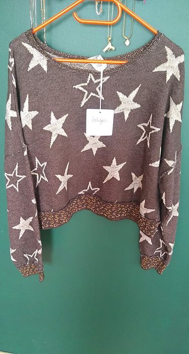 Nowy z metką śliczny sweterek w gwiazdki ze złotą nitką  oversize