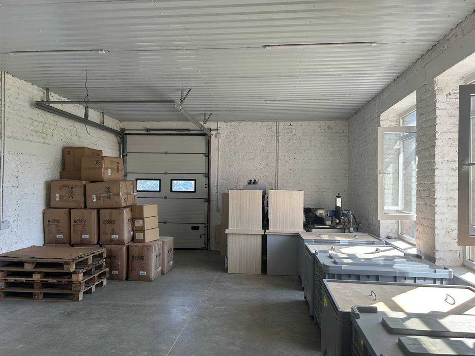 Продаж окремого комерційного об'єкту з власною ділянкою!