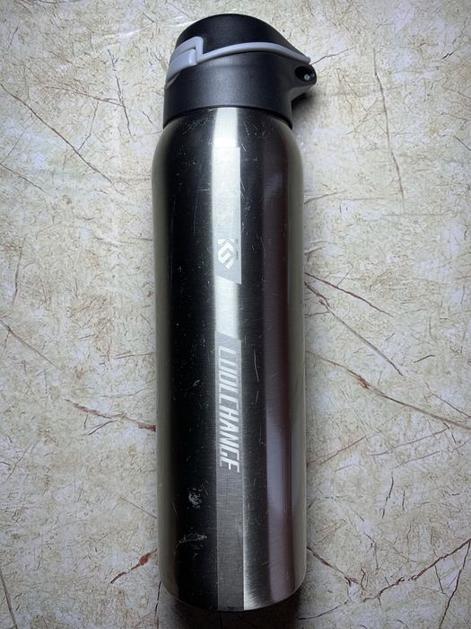 Термос з соломинкою б/у