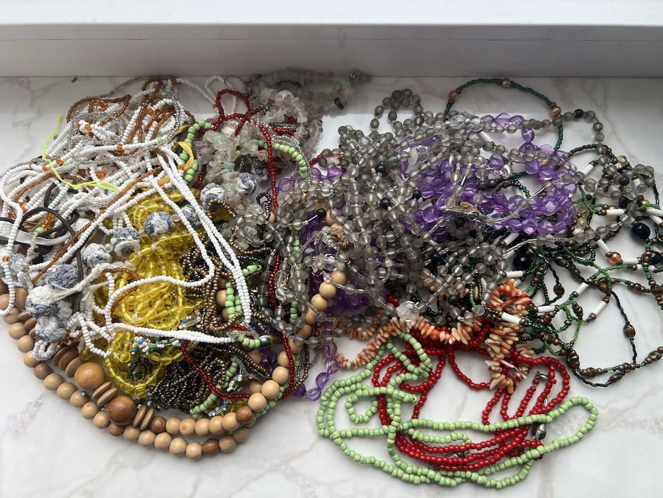 Намиста старі. Різні