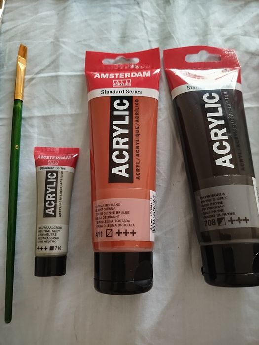 Material de pintura novo e semi-novo