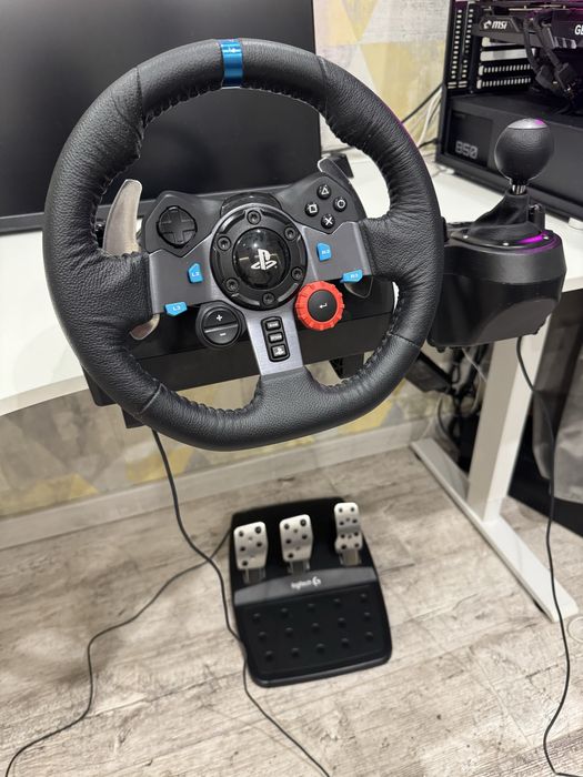 Кермо з механічною коробкою передач Logitech G29