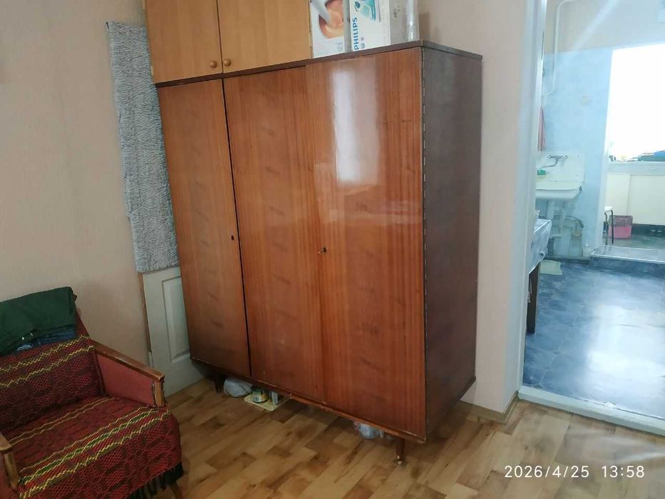Шкаф трехстворчатый в хорошем состоянии - 172 х 147 х 58 (В х Д х Ш)