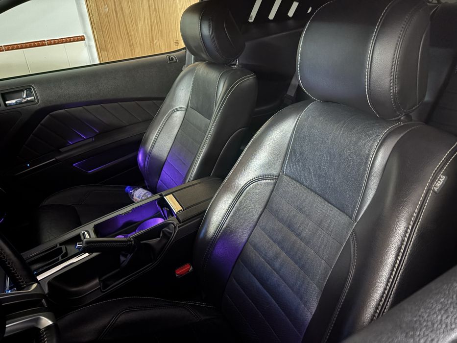 FORD MUSTANG  3.700 CC - V6 - PERSONALIZÁDO