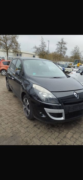 Renault Scenic 3 TEGNE бампер передній