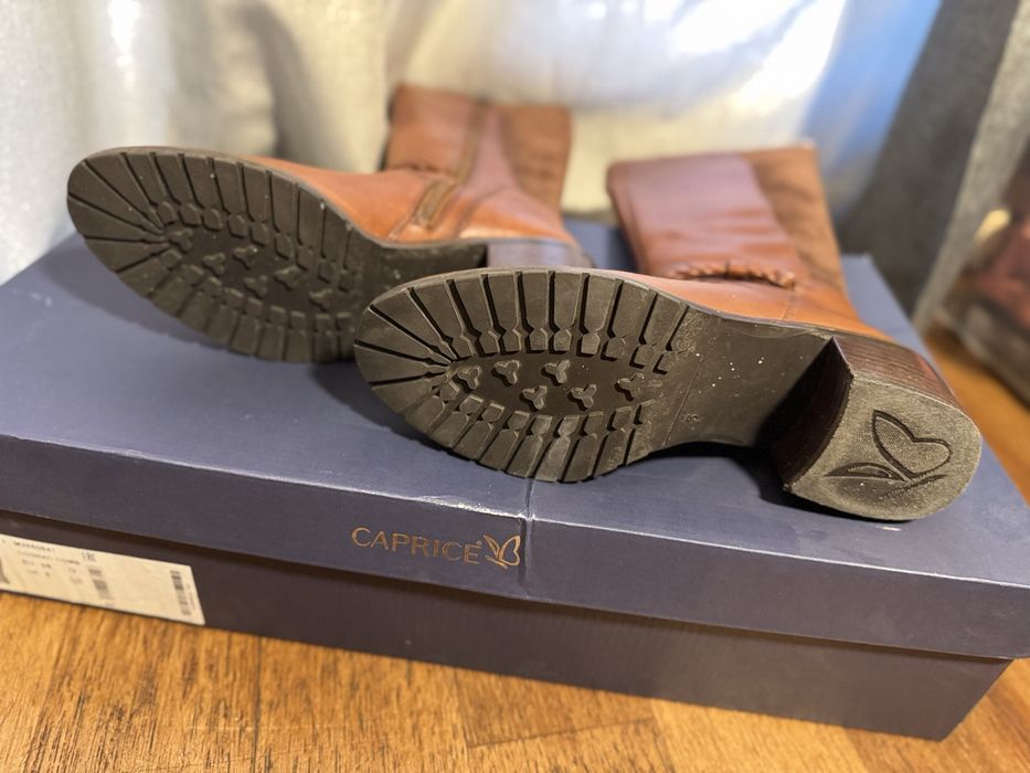 Oryginalne skórzane kozaki Caprice