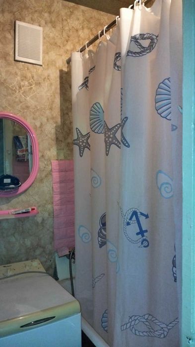 Здається 1 - кімнатна квартира