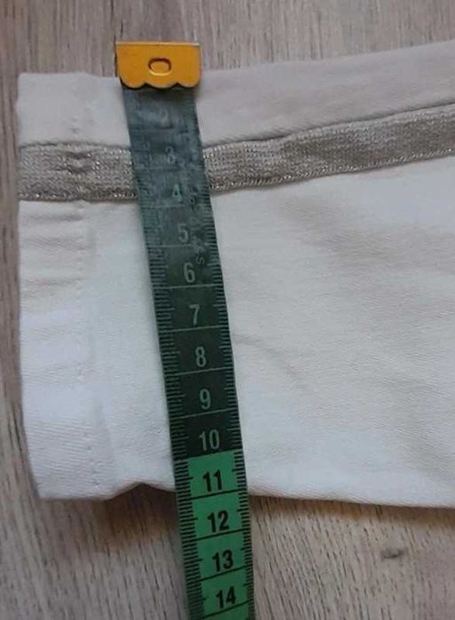 Spodnie damskie na lato ,białe ze srebrnymi lampasami .Zara Basic