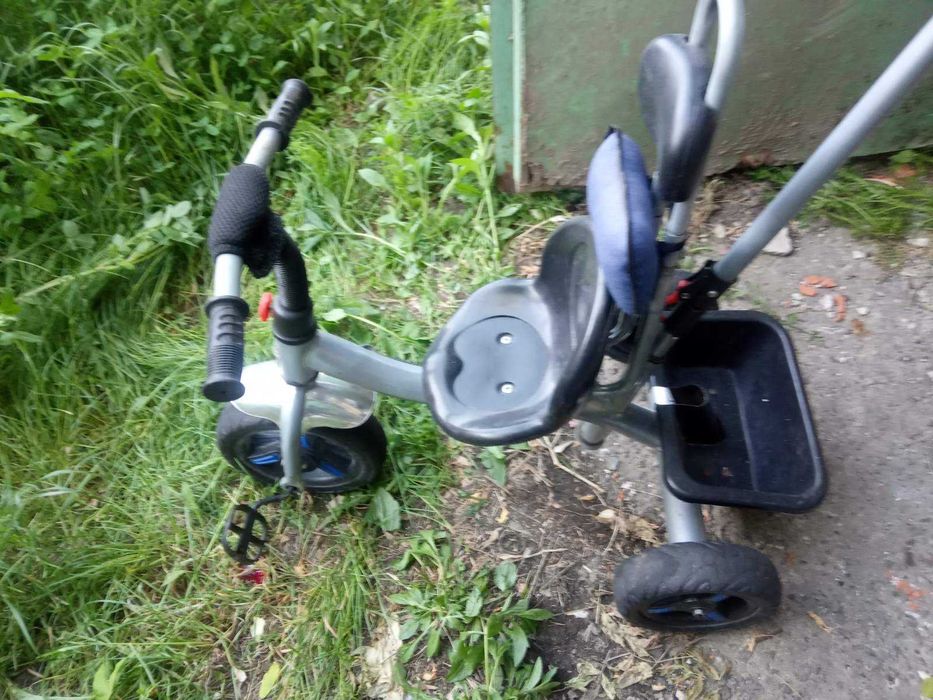 Продам велосипед детский каталка