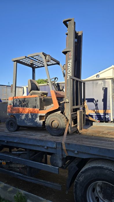 Empilhador Elétrico Toyota 2500kg