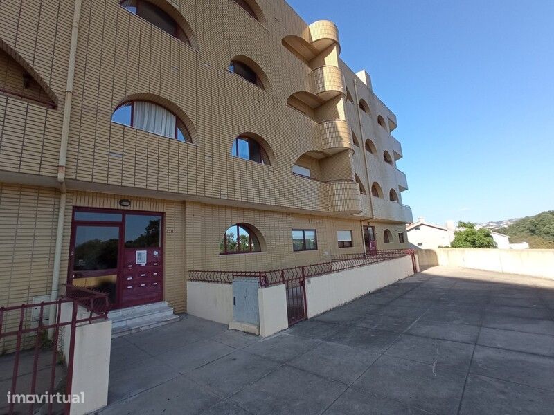 Apartamento T1 com Varanda em Rio Tinto, Gondomar — Rio Tinto, Porto