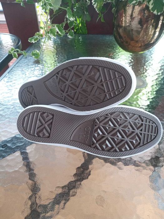 Sprzedam nowe buty Conversy bez metki papierowej rozmiar 42