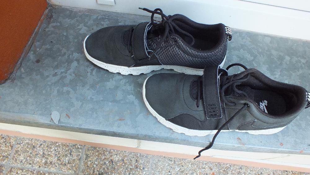 Super buty sportowe marki Nike w roz 42,5